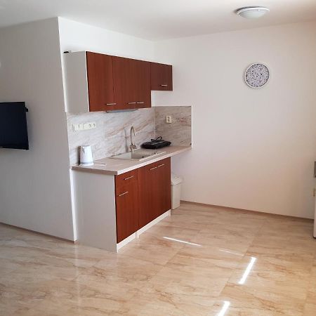 Apartman S Vinnym Sklepem Viktorie Pouzdrany Luaran gambar
