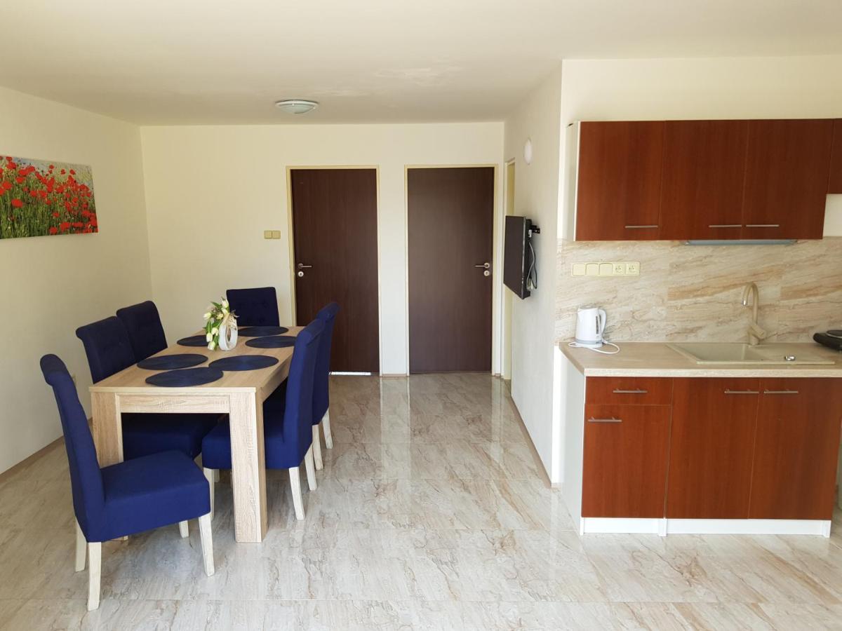 Apartman S Vinnym Sklepem Viktorie Pouzdrany Luaran gambar
